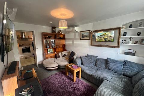 undefined, Cwrtnewydd, Llanybydder, SA40