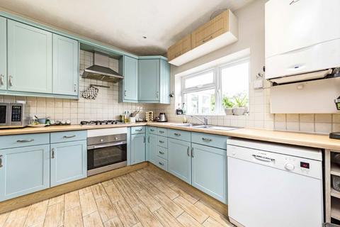 undefined, Grand Avenue, Surbiton KT5