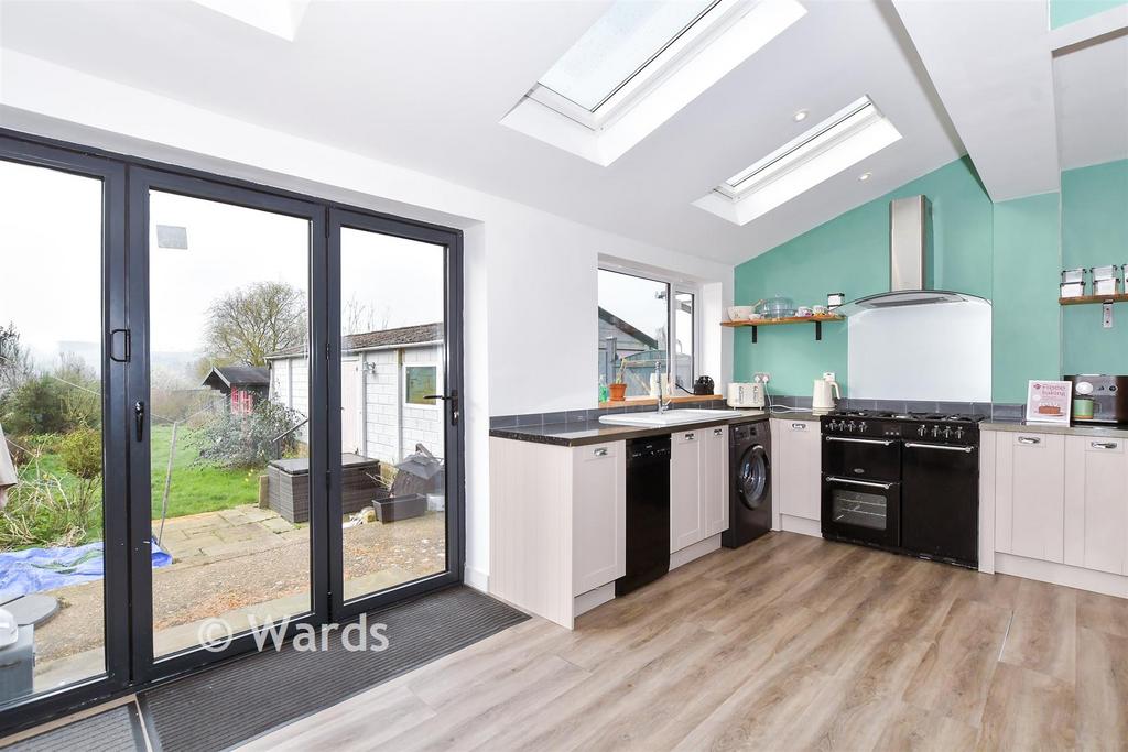 Kitchen/Breakfast Area