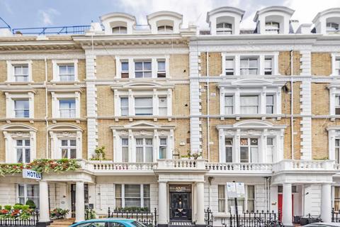 1 bedroom flat for sale, Clanricarde Gardens,  London,  W2