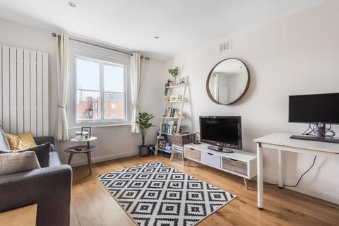 1 bedroom flat for sale, Clanricarde Gardens,  London,  W2
