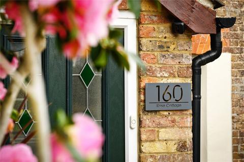 3 bedroom terraced house for sale, Charlton Road, Shepperton, Surrey, TW17