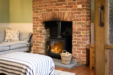 3 bedroom terraced house for sale, Charlton Road, Shepperton, Surrey, TW17