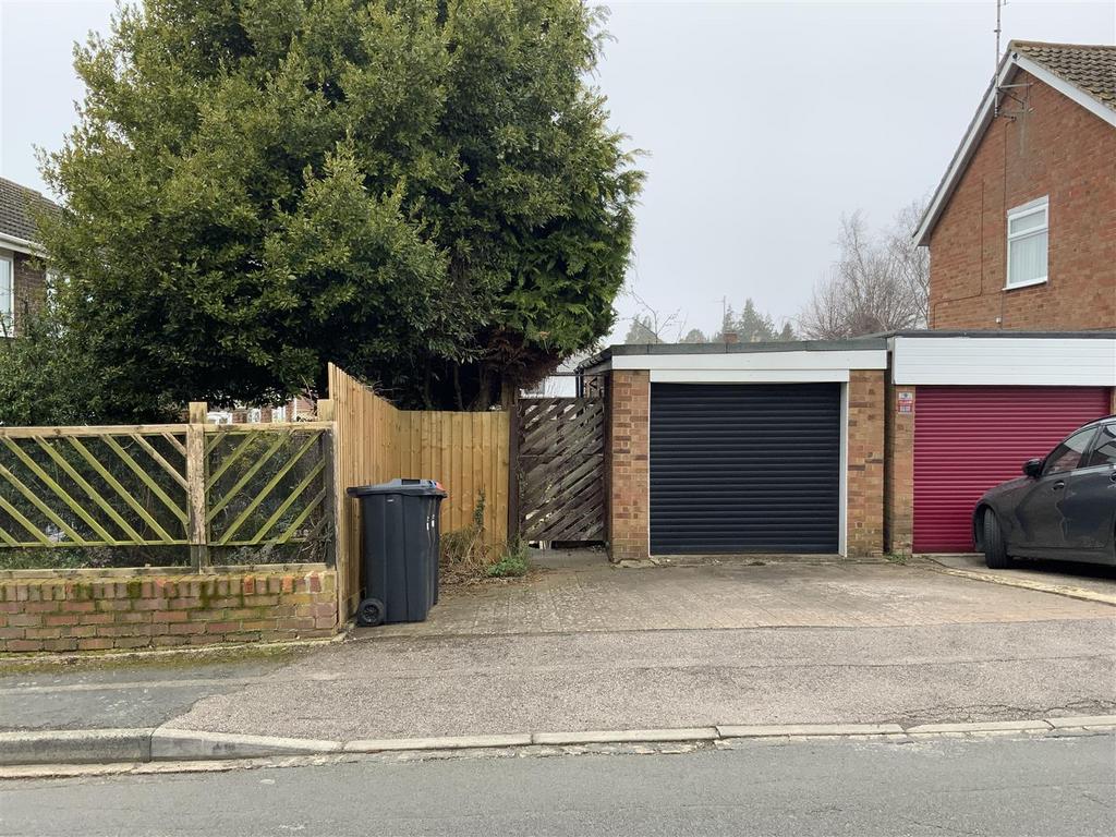 Garage &amp; Parking