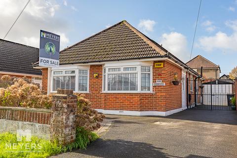 3 bedroom bungalow for sale - Castle Lane West, Bournemouth, BH9 3JZ