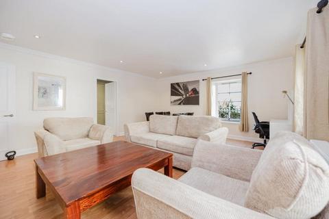 3 bedroom flat to rent, 0416L Caledonian Crescent, Edinburgh, EH11 2AT