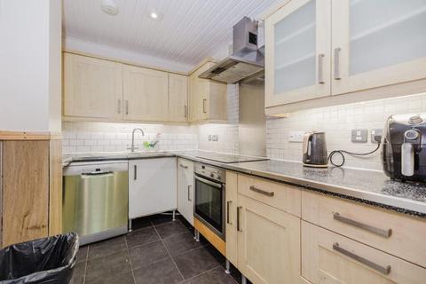 3 bedroom flat to rent, 0416L Caledonian Crescent, Edinburgh, EH11 2AT