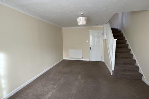 2 bedroom end of terrace house to rent, Peel Close, Reading RG5