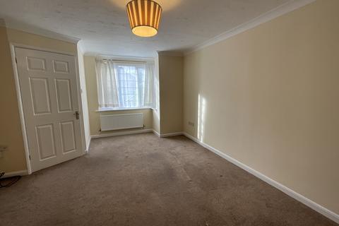 2 bedroom end of terrace house to rent, Peel Close, Reading RG5
