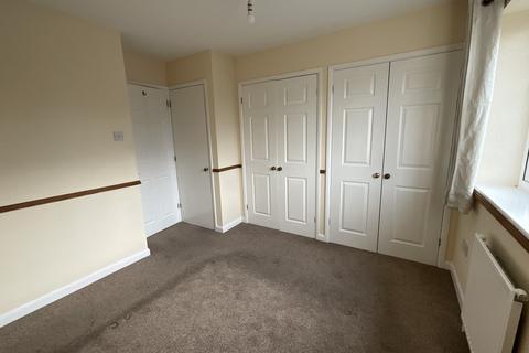 2 bedroom end of terrace house to rent, Peel Close, Reading RG5