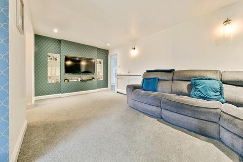 3 bedroom end of terrace house for sale, Broad Oak Way, Stevenage, Hertfordshire, SG2