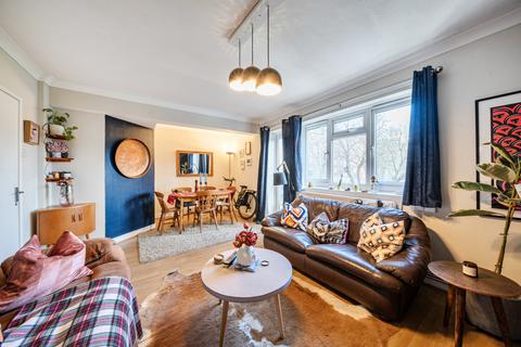 2 bedroom apartment for sale, Paradise Road, London