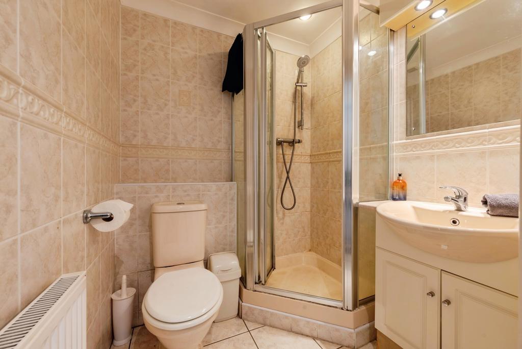 Shower/Cloakroom