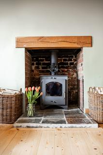 undefined, Charming Period Cottage in Great Massingham