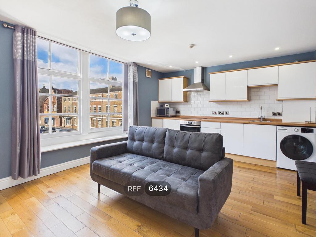 Kitchen &amp; Living area