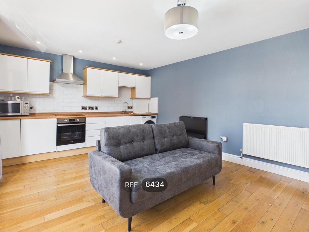 Kitchen &amp; Living area