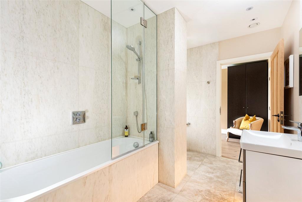 Jack &amp; Jill Bathroom