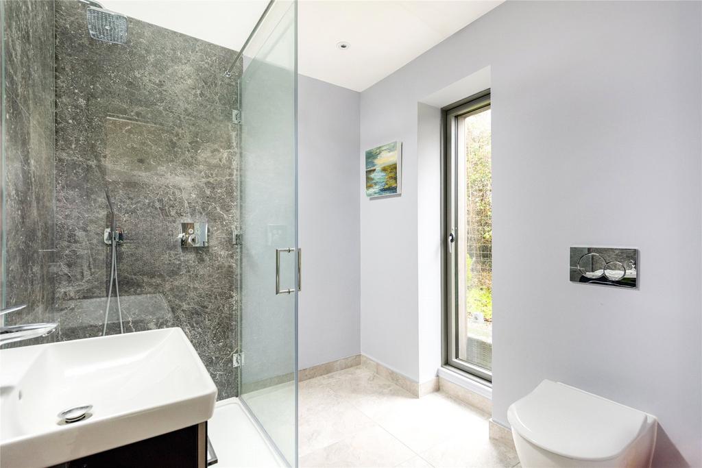 Annexe Shower Room