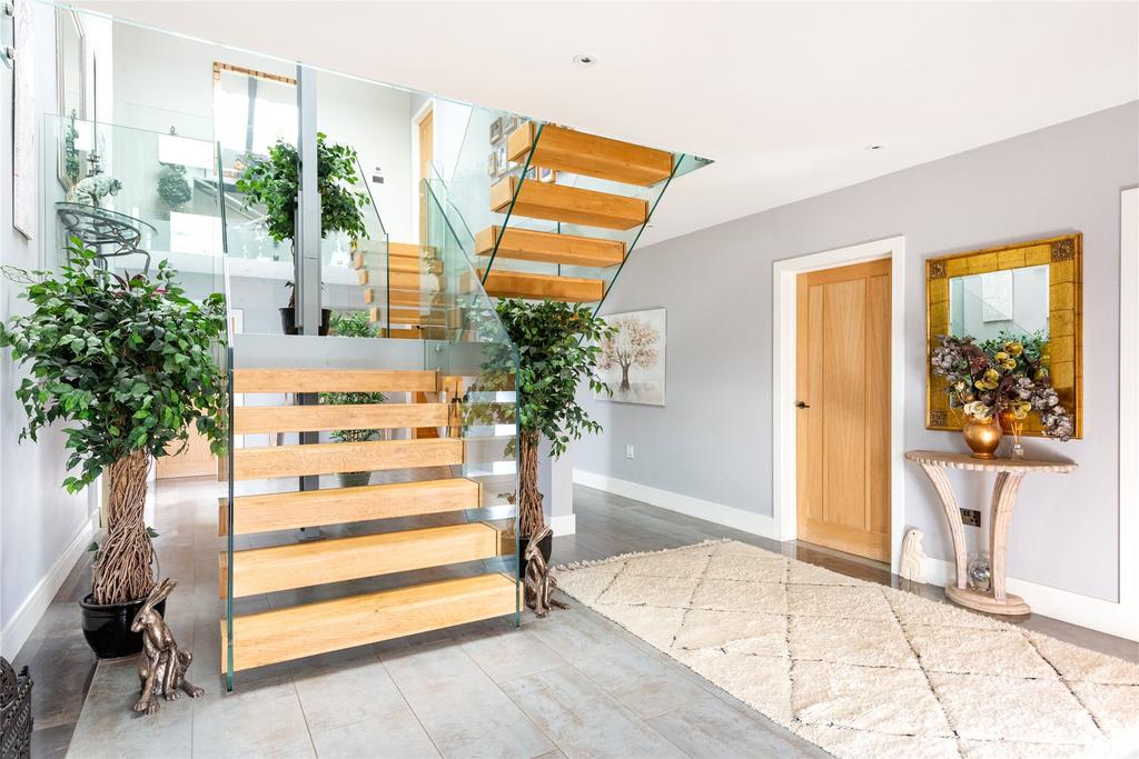 Entrance/Staircase