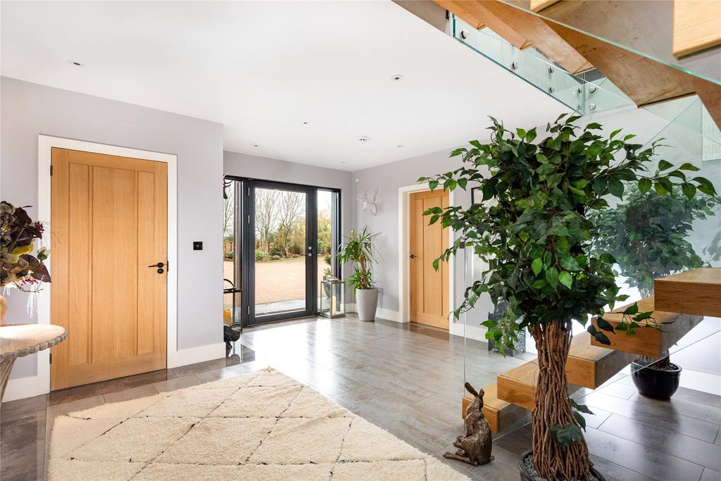 Entrance/Staircase