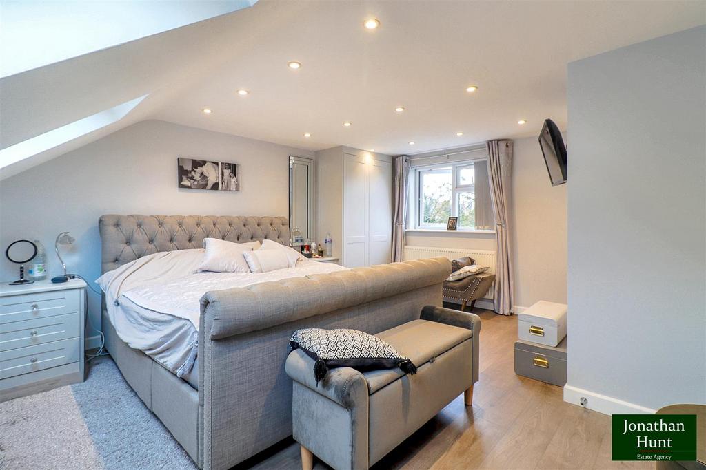 Principal bedroom