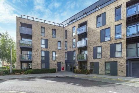 2 bedroom apartment to rent, Addlestone, Surrey, KT15