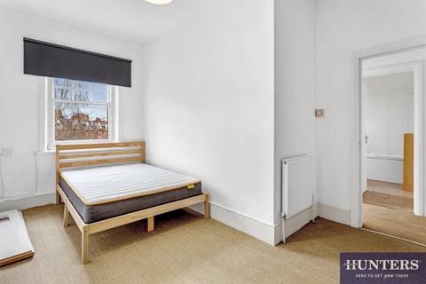 2 bedroom flat to rent, Dennington Park Road, London