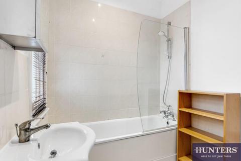 2 bedroom flat to rent, Dennington Park Road, London