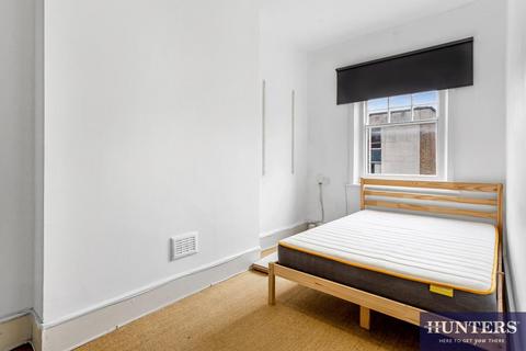 2 bedroom flat to rent, Dennington Park Road, London
