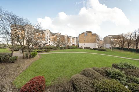undefined, Macarthur Close, Erith