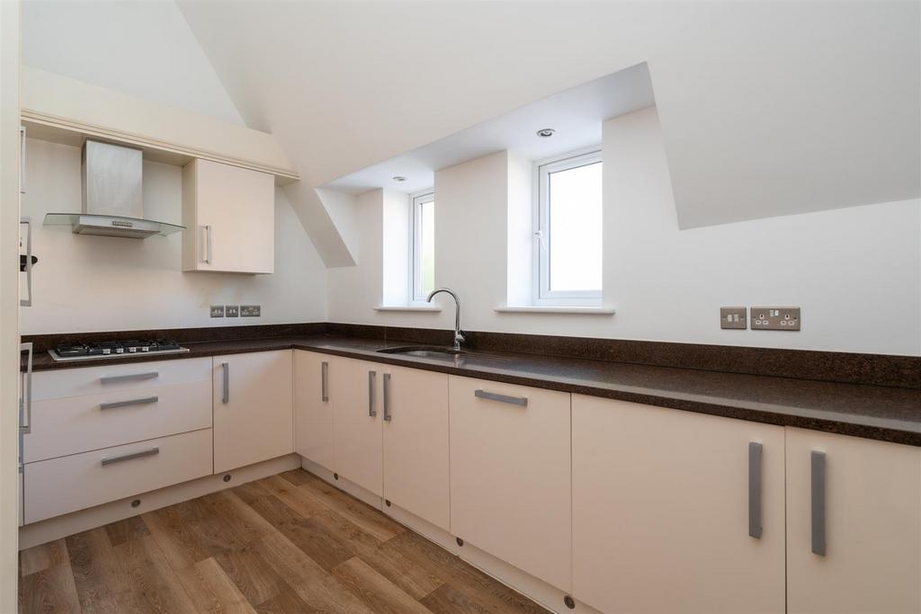 Apartment 4 Byron Place  6.jpg