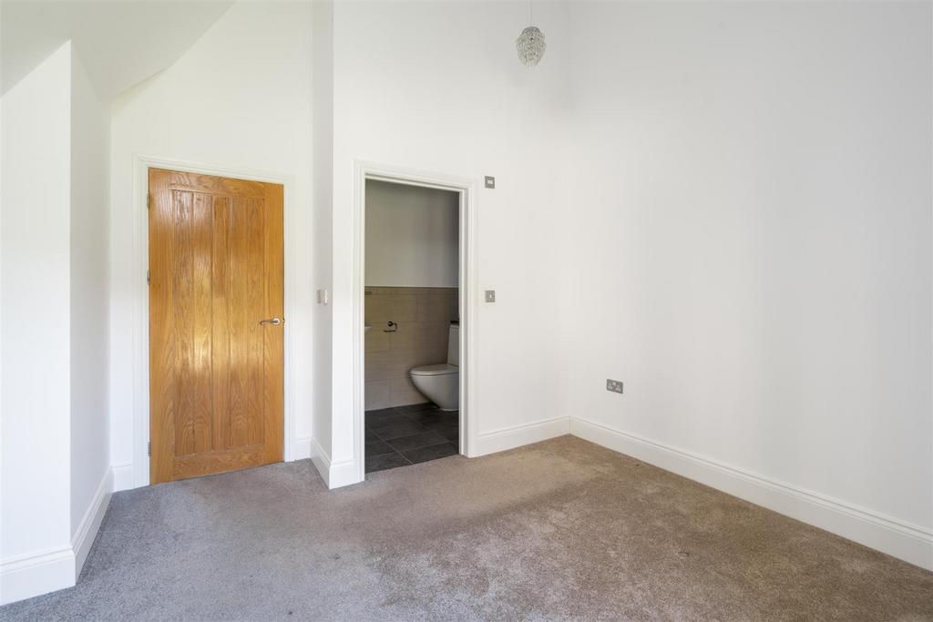 Apartment 4 Byron Place  3.jpg