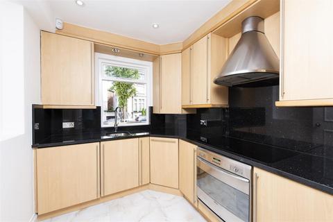 2 bedroom apartment for sale, Buckland Crescent, Belsize Park NW3