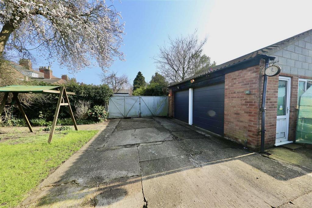 Garage/parking