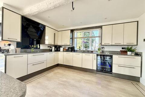 undefined, Larkhay Road, Hucclecote GL3