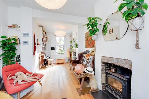 3 bedroom house for sale, Lewis Street, London