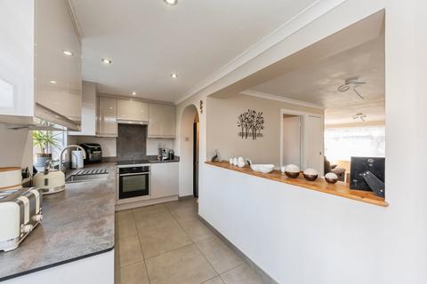undefined, Meadow Close, Hounslow TW4