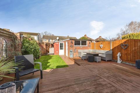 undefined, Meadow Close, Hounslow TW4
