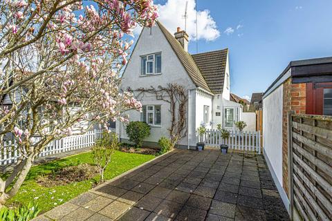 2 bedroom detached house for sale - Tennyson Close, Leigh-on-sea, SS9