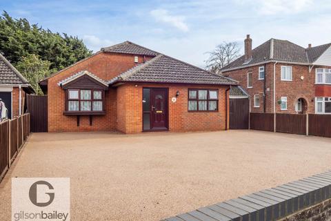 3 bedroom detached bungalow for sale - Green Lane West, Norwich NR13