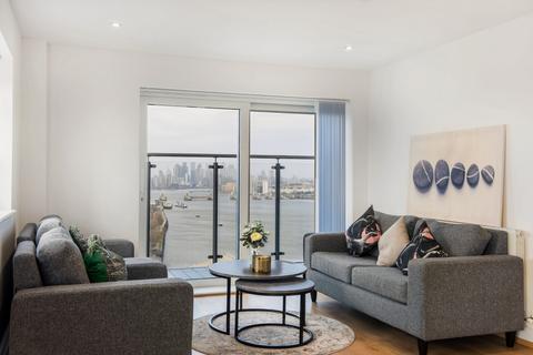 2 bedroom flat to rent, Mast Quay London SE18