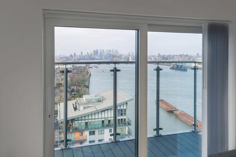 2 bedroom flat to rent, Mast Quay London SE18