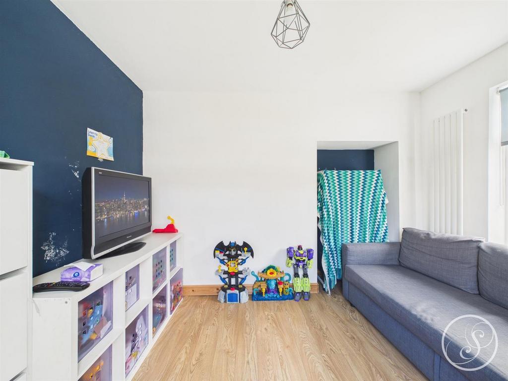 Sitting/Play Room