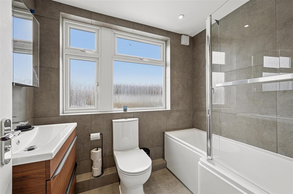 2 Elm Close-16.jpg