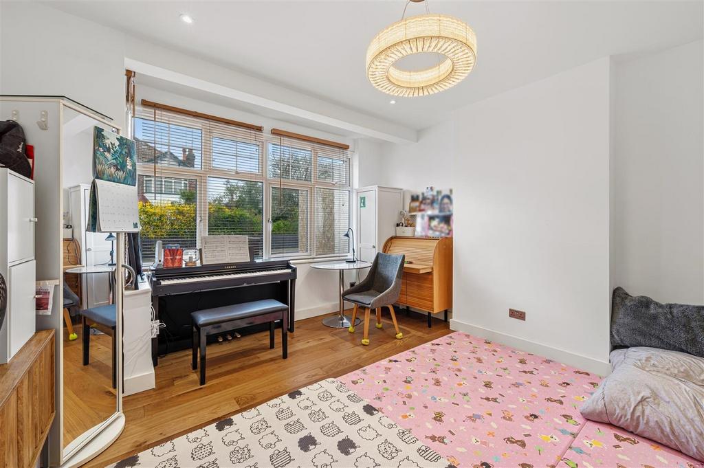 2 Elm Close-19.jpg
