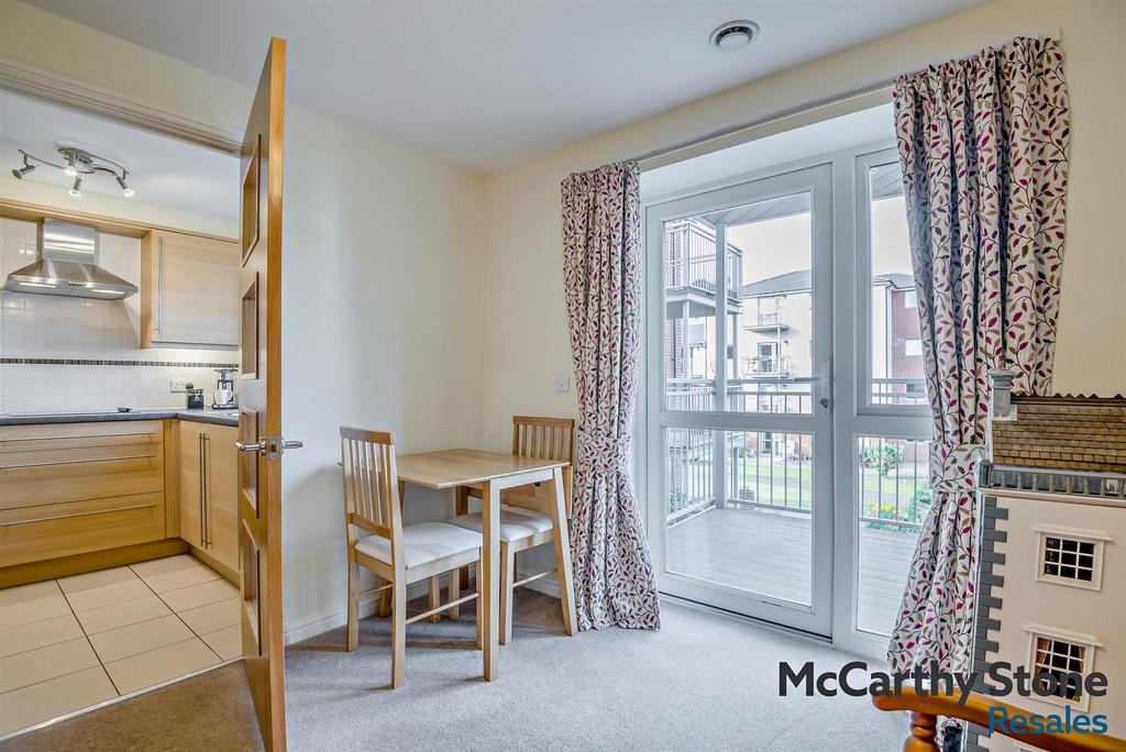 8681560-interior08-800.jpg