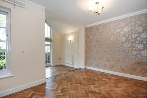 3 bedroom townhouse to rent, Montacute Mews Tunbridge Wells TN2