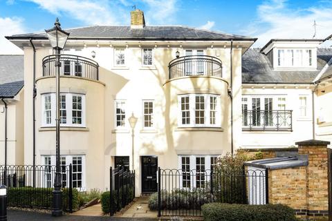 3 bedroom townhouse to rent, Montacute Mews Tunbridge Wells TN2