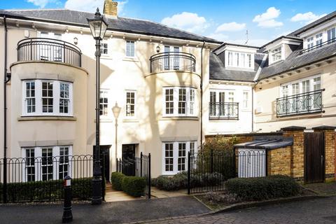 3 bedroom townhouse to rent, Montacute Mews Tunbridge Wells TN2