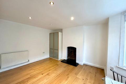 1 bedroom flat to rent, Asylum Road, Peckham, London, SE15
